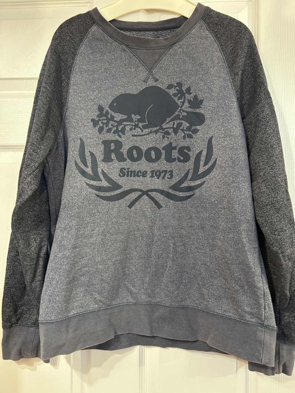 Roots Dark Gray two-toned Sweatshirt with classic logo 🦫